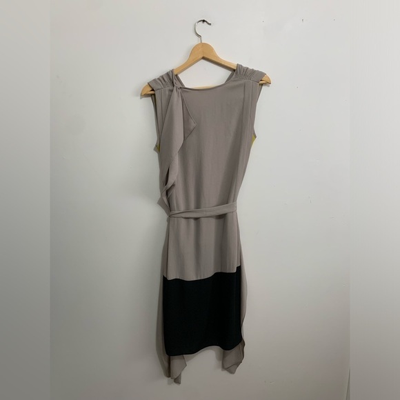 BNWT BCBGMaxAzria Women's Gray and Yellow Dress size S - Picture 3 of 3